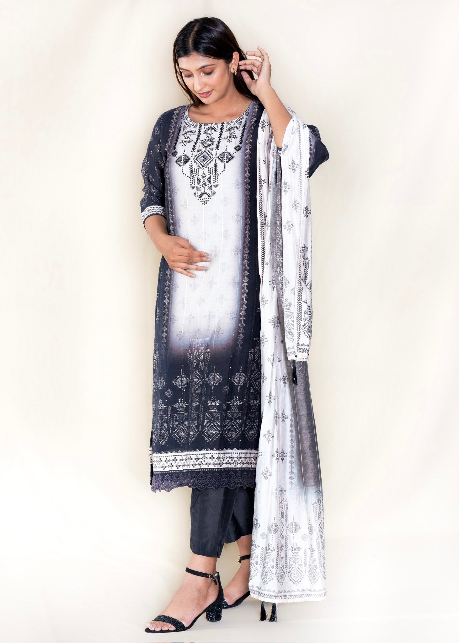 Black and White Printed Kurta Set in Muslin Cotton Fabric