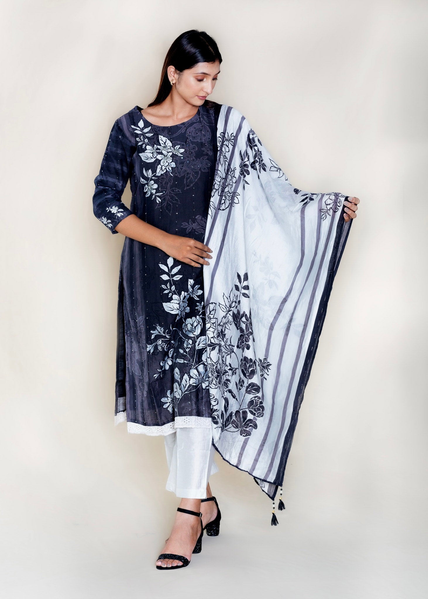 Floral Print Black and White Round Neck Suit in Muslin Cotton