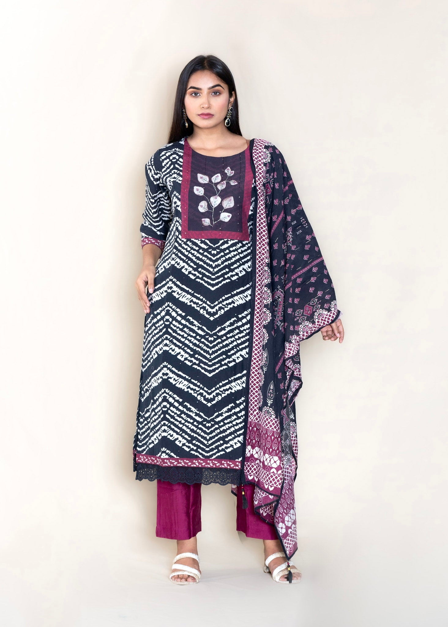 Black and White Printed Kurta Set in Muslin Cotton Fabric