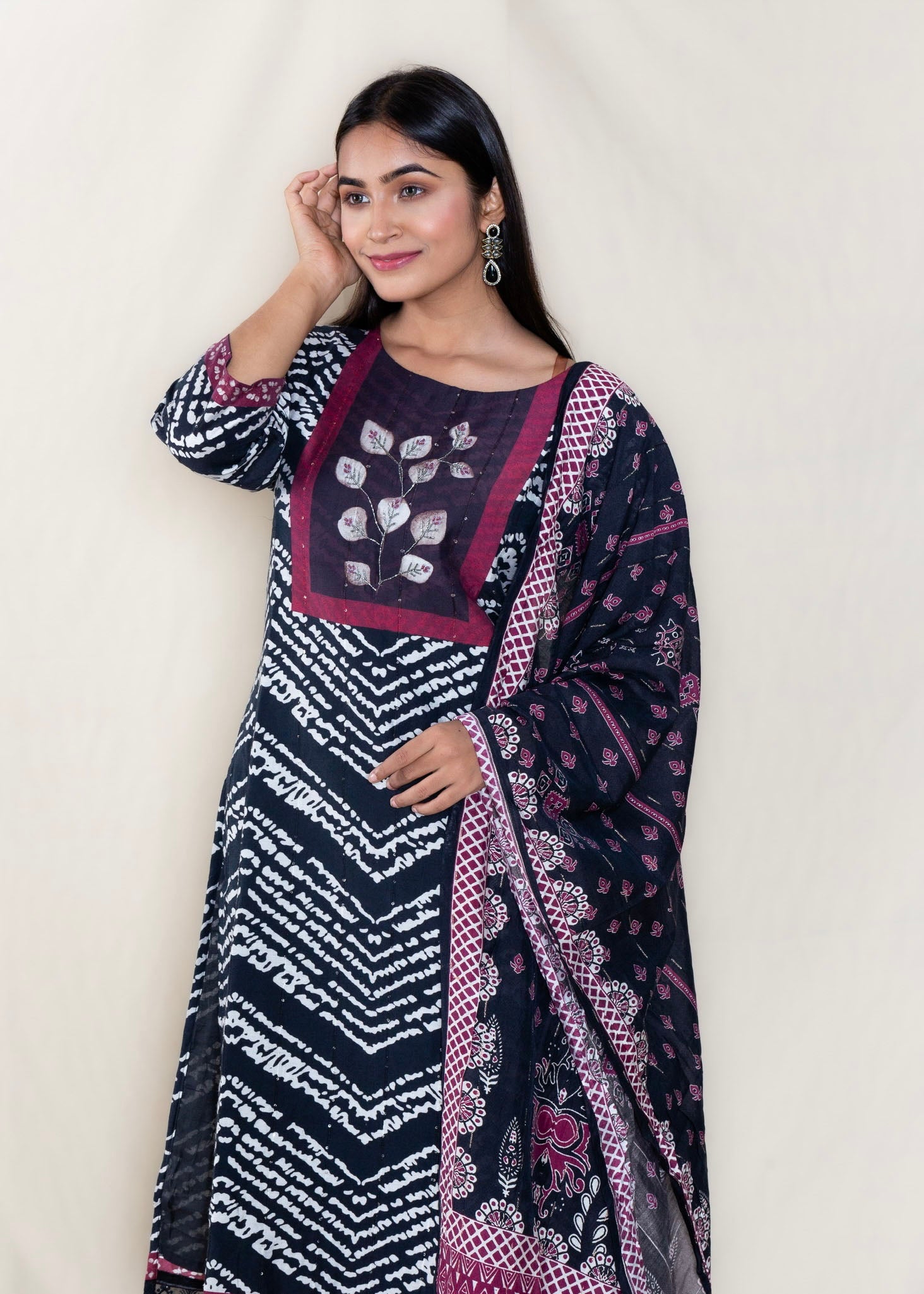 Black and White Printed Kurta Set in Muslin Cotton Fabric